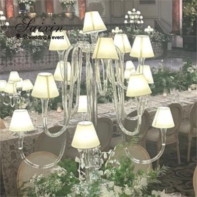 Candelarba di cristallo con portacandele a ombra per i centripiedi